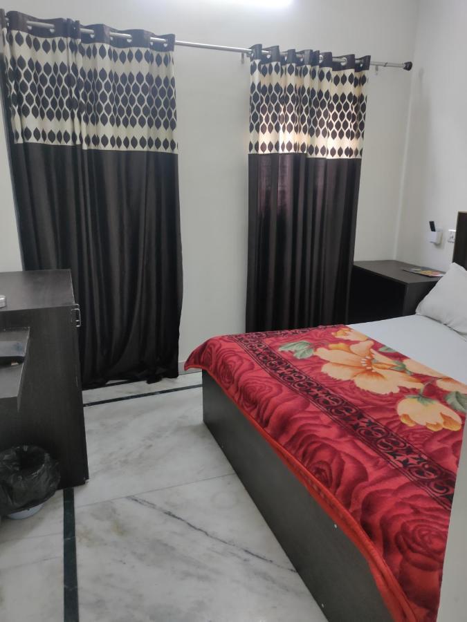 Hotel Khubsaras Palace By Chhabra'S Agra  Exterior photo